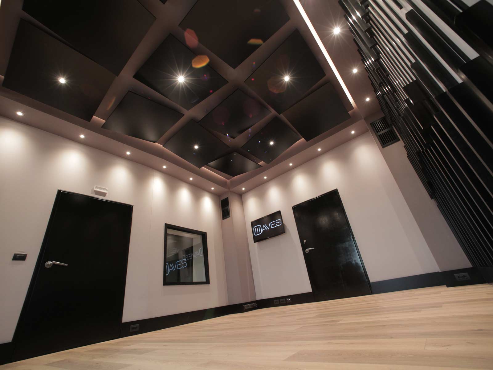 waves_music_center