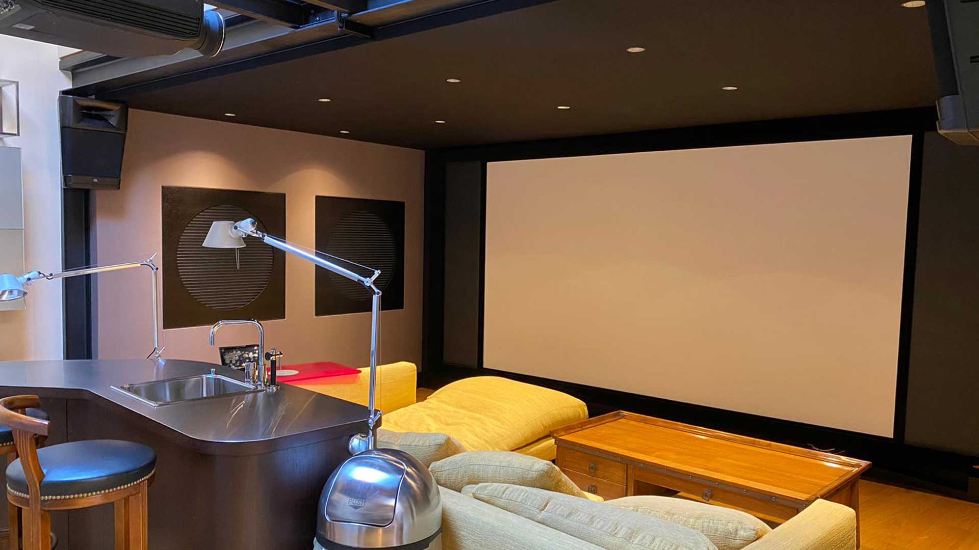 A home cinema project: the cinema lives at home Really!